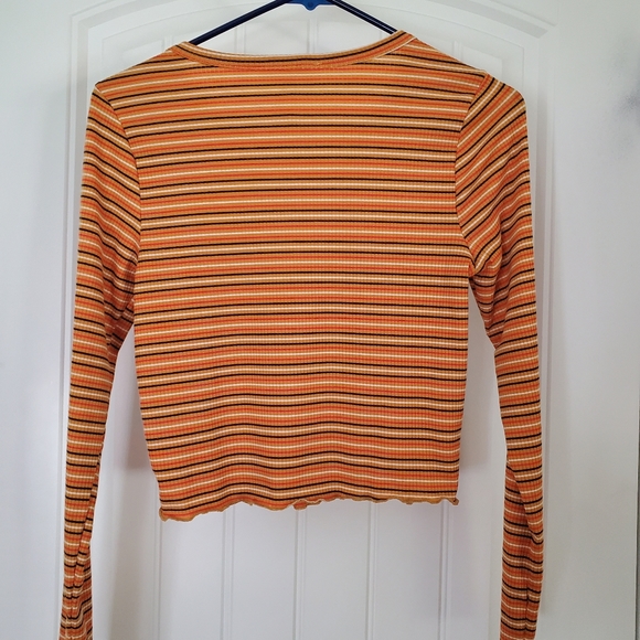 Women's Striped Long Leeve Cropped Shirt - Picture 3 of 3
